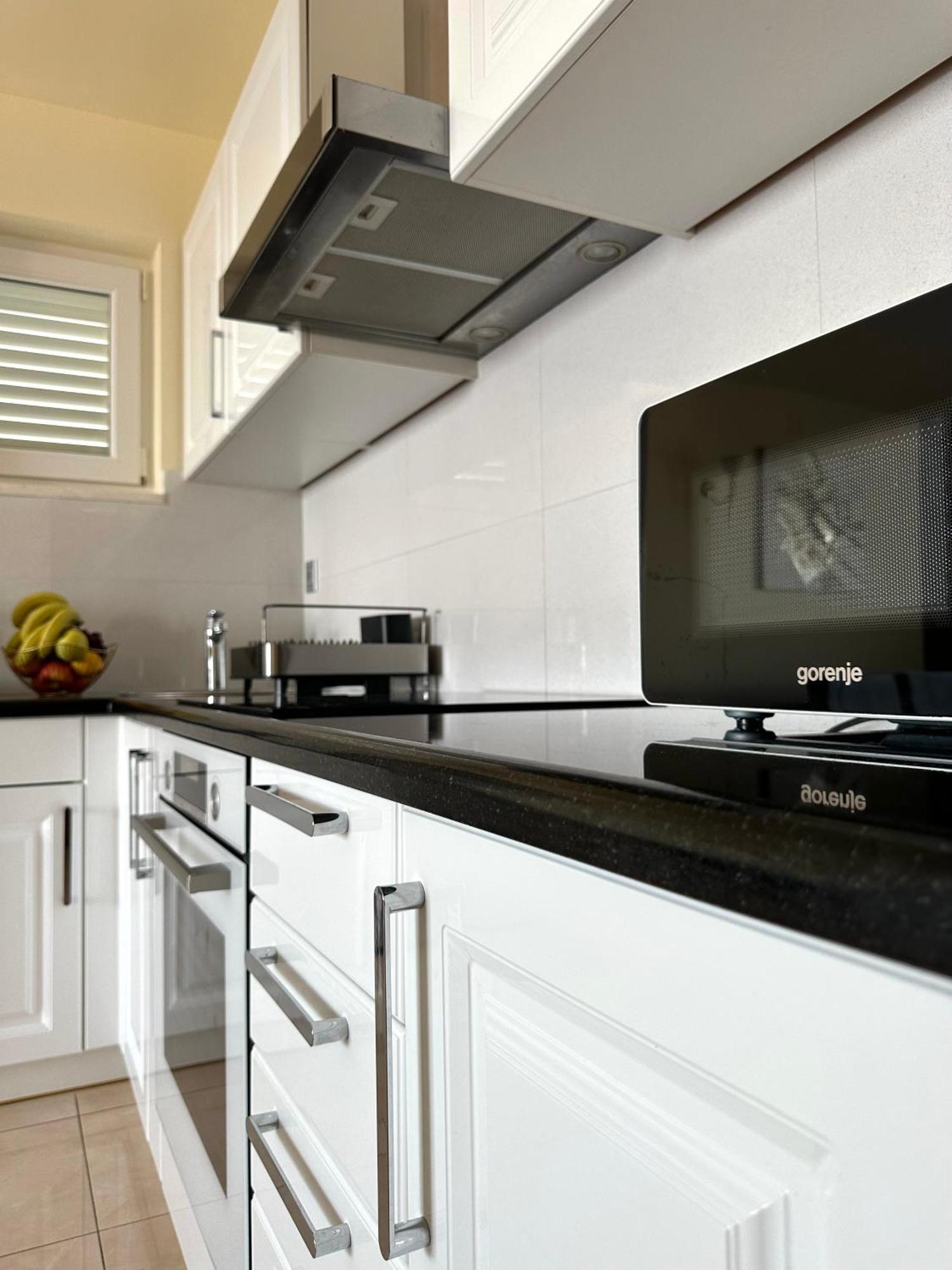 Apartment - Sabrina Brela